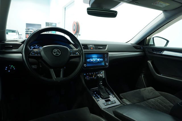 Skoda Superb 2018 – bild 4