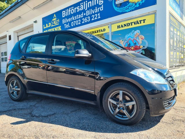Mercedes-Benz A180 2011