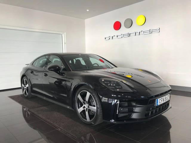 Porsche Panamera 4 2025