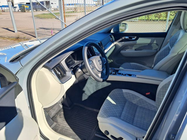 Volvo XC60 2024 – bild 2