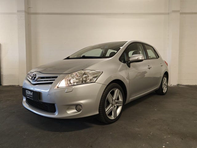 Toyota Auris 2011
