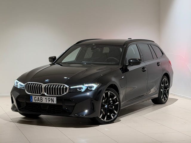 BMW 330e 2025