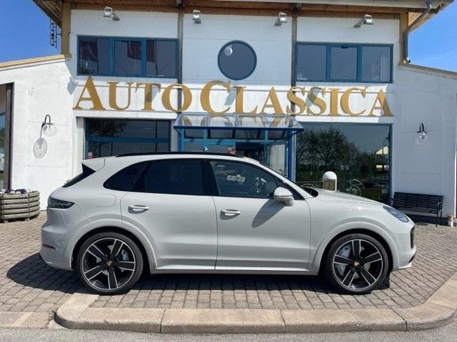 Porsche Cayenne Turbo 2022