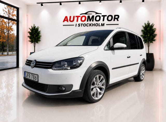 Volkswagen Touran Cross 2015