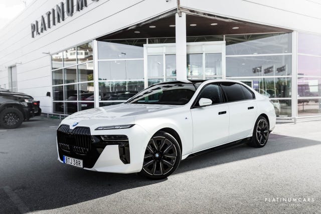 BMW i7 2024