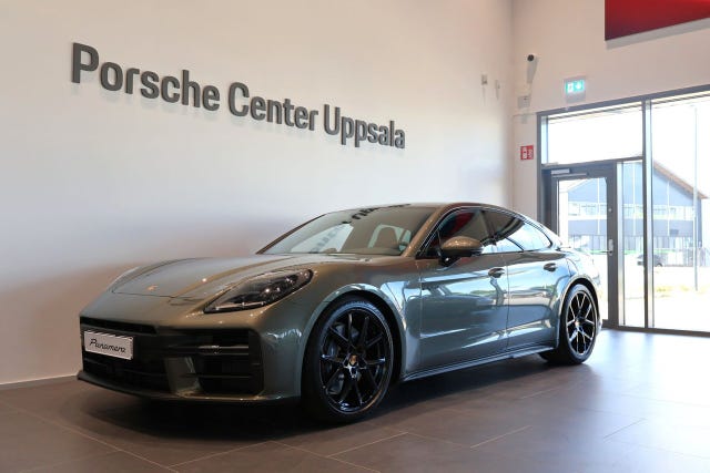 Porsche Panamera 4 2025