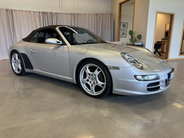 Porsche 911 Carrera 2005