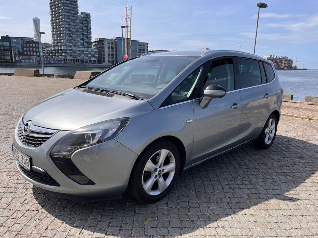 Opel Zafira Tourer 2012