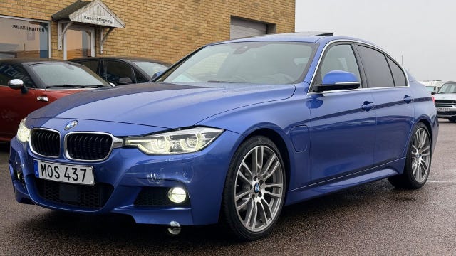 BMW 330e 2016