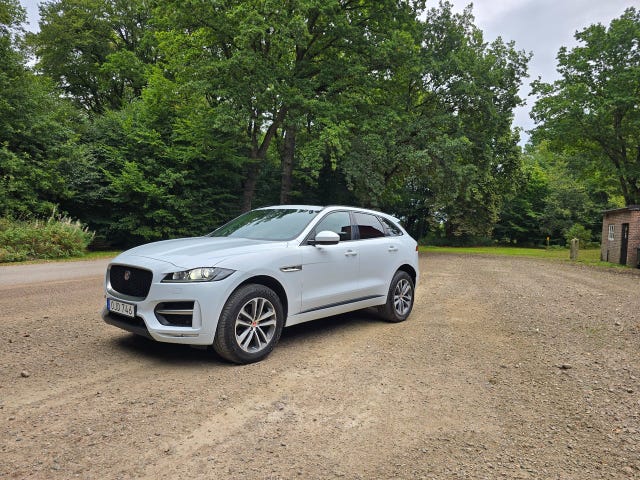 Jaguar F-PACE 2017