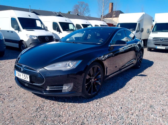 Tesla Model S 2015