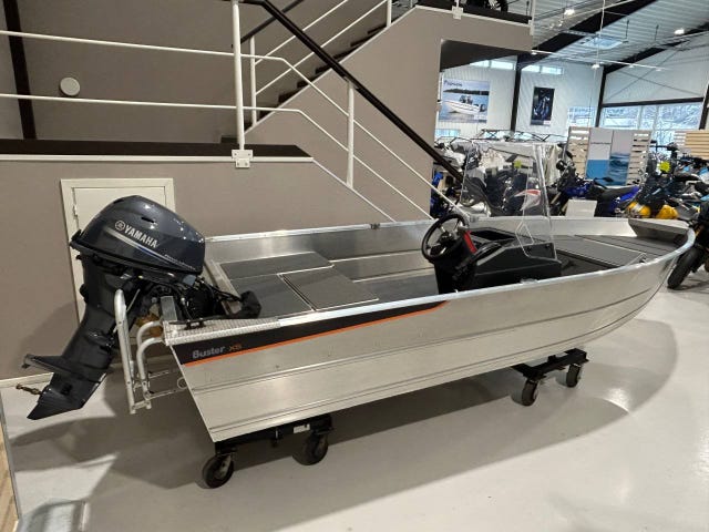Buster XSR 2025 med Yamaha F20