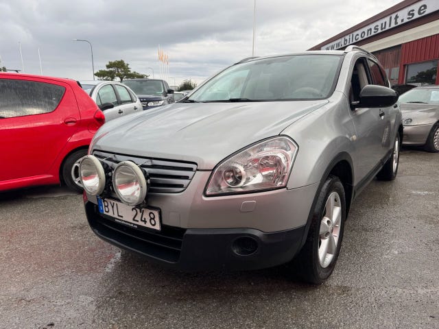 Nissan Qashqai+2 2010