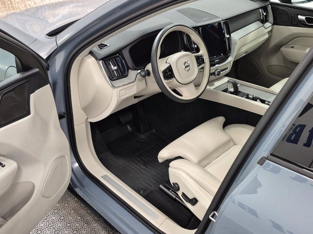Volvo XC60 2024 – bild 2