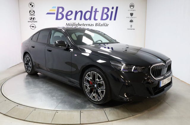 BMW 550e 2025