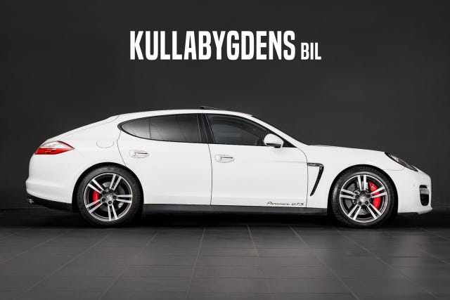Porsche Panamera GTS 2013
