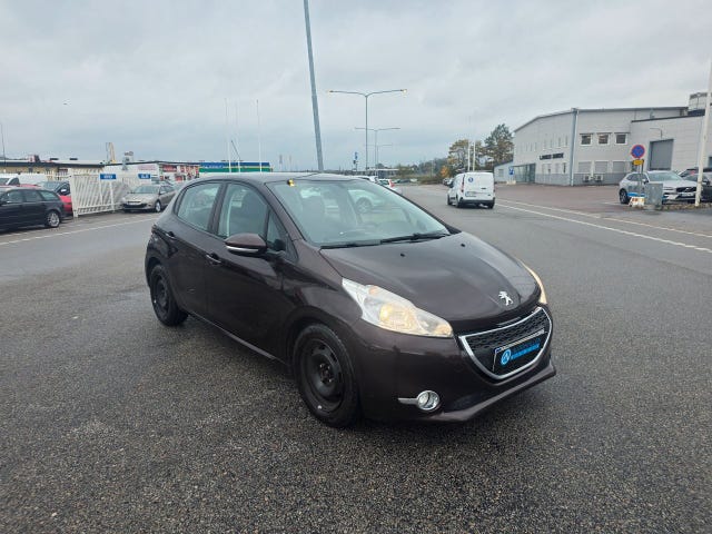 Peugeot 208 2012