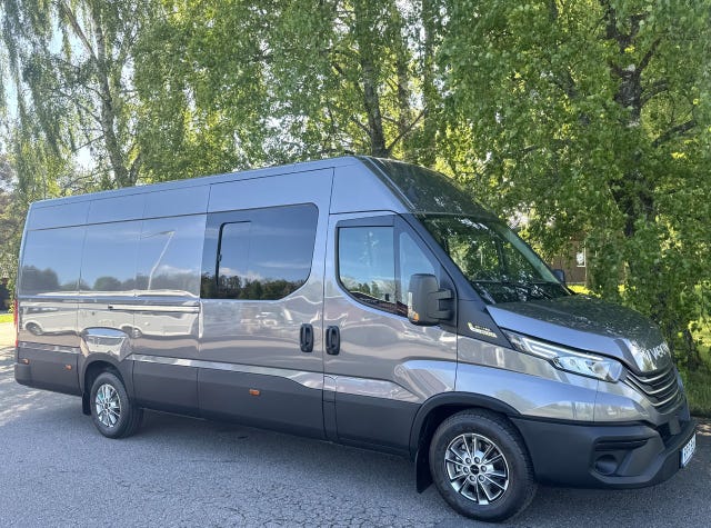 Iveco 35-180 2025