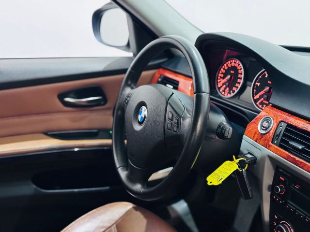BMW 320 2012 – bild 4