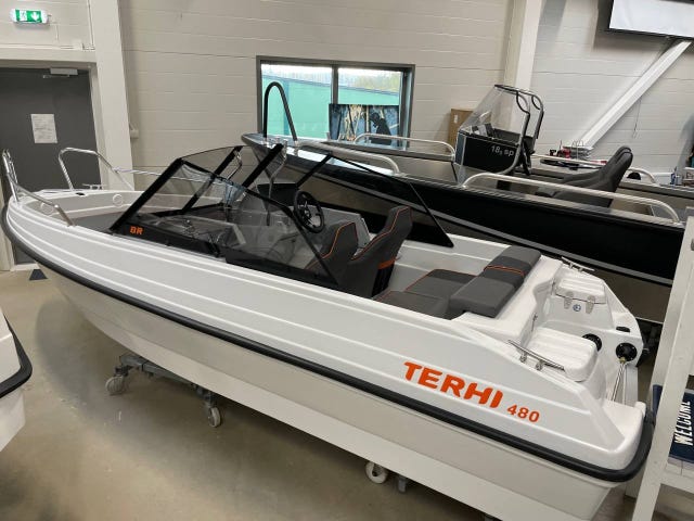 Terhi 480 BR med Suzuki DF60-ATL. Plotter, dynsats, trailer.