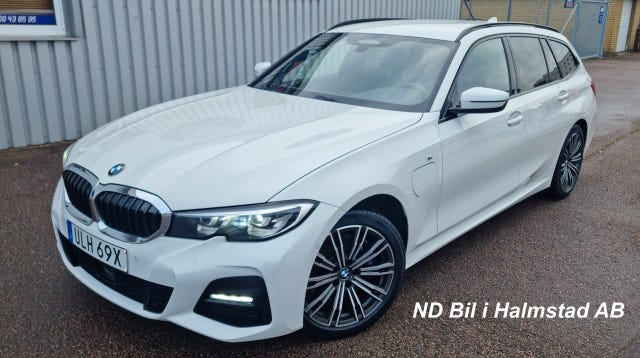 BMW 330e 2021