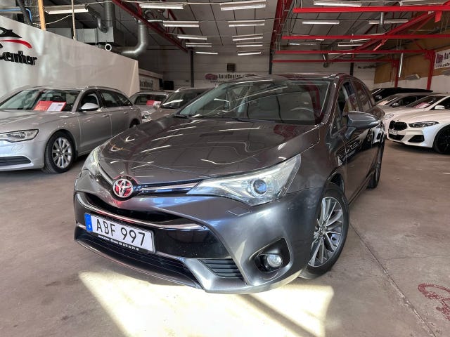 Toyota Avensis 2015