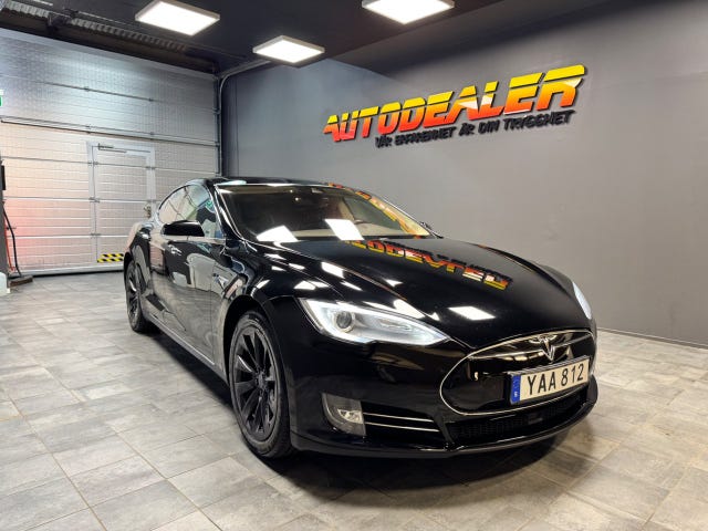 Tesla Model S 2015