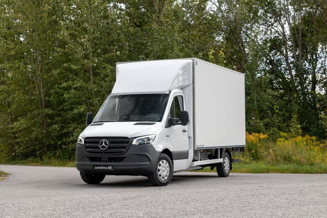 Mercedes-Benz eSprinter 420 2025