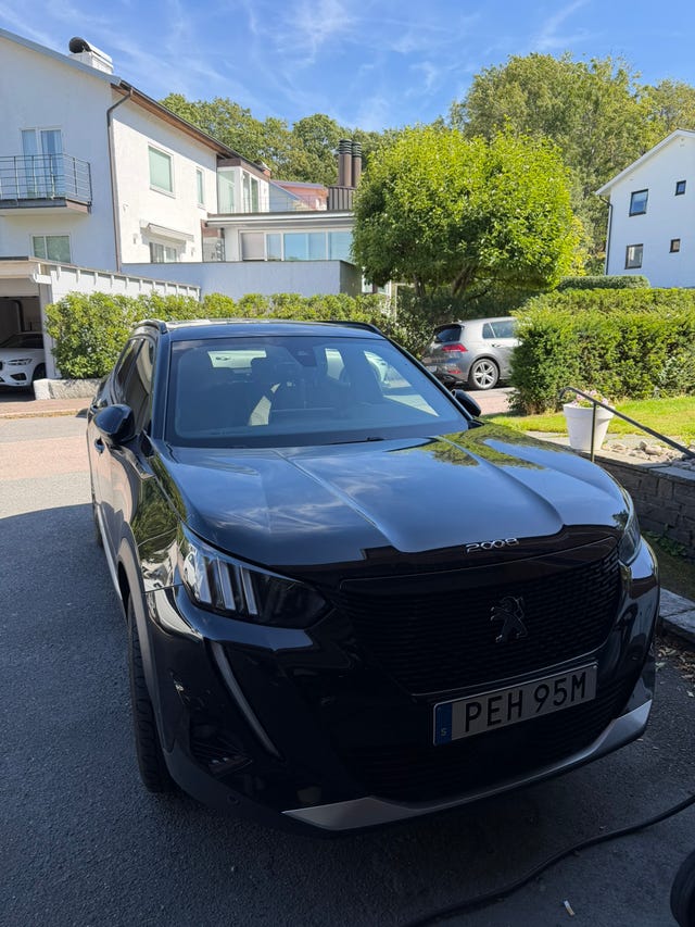 Peugeot e-2008 2021