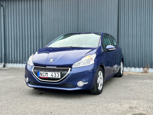 Peugeot 208 2012