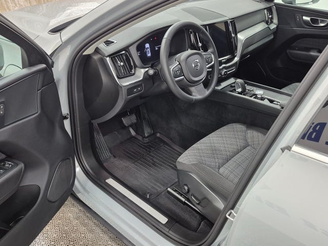 Volvo XC60 2024 – bild 2