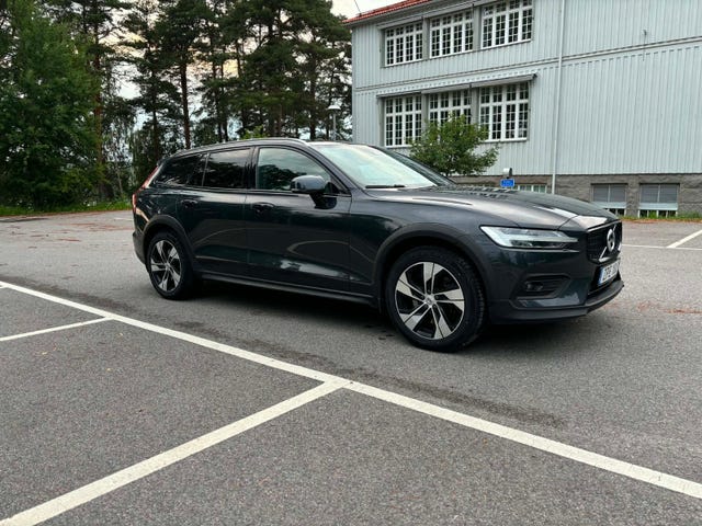 Volvo V60 Cross Country 2019 – bild 2