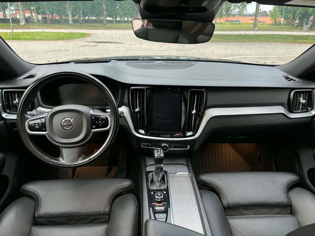 Volvo V60 Cross Country 2019 – bild 4