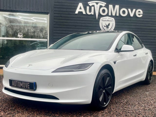 Tesla Model 3 2024