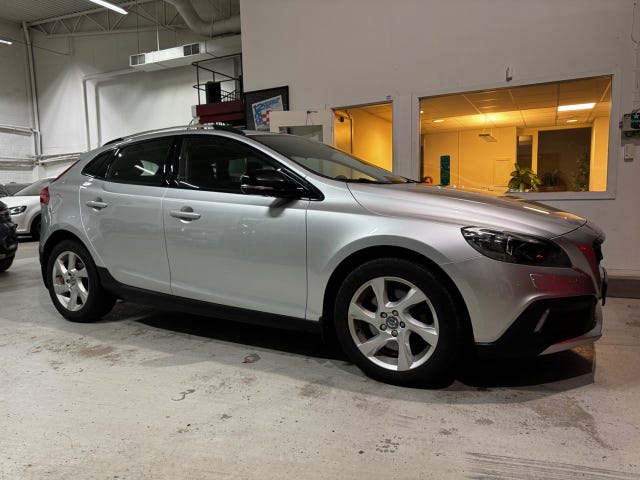 Volvo V40 Cross Country 2016