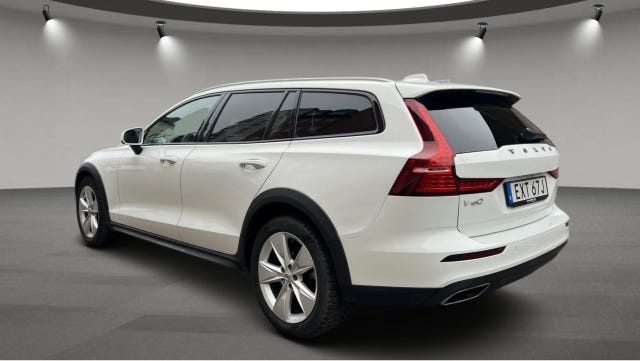 Volvo V60 Cross Country 2021 – bild 4