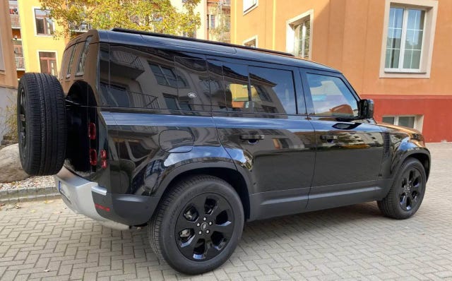Land Rover Defender 110 2023