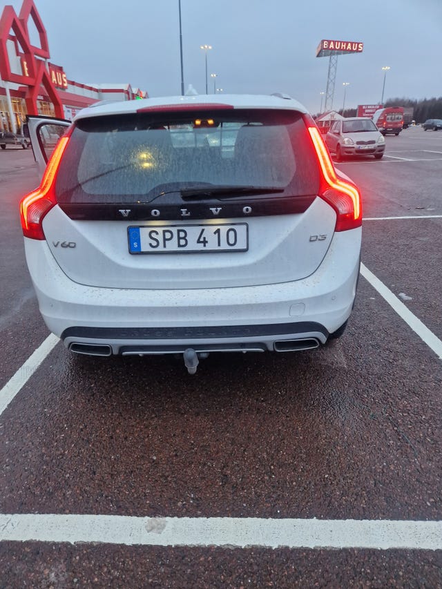 Volvo V60 Cross Country 2017 – bild 3
