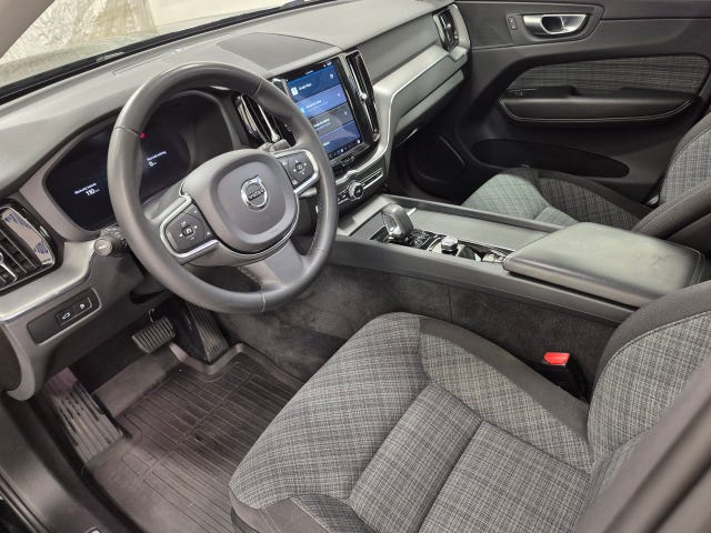 Volvo XC60 2023 – bild 2