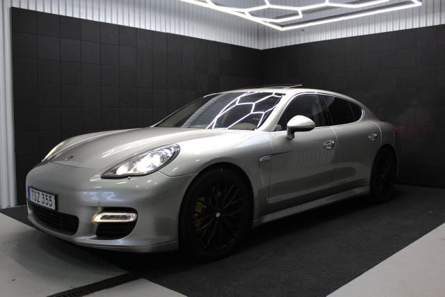 Porsche Panamera Turbo 2010