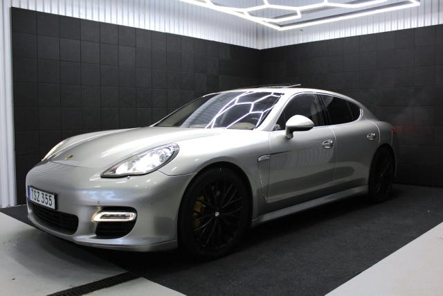 Porsche Panamera Turbo 2010