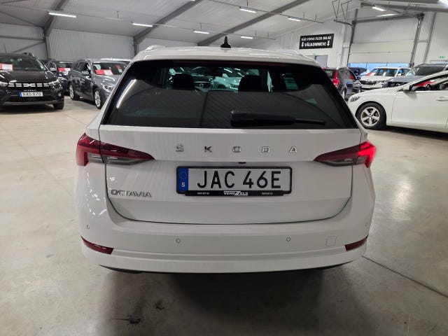 Skoda Octavia 2023 – bild 4