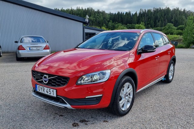 Volvo V60 Cross Country 2017