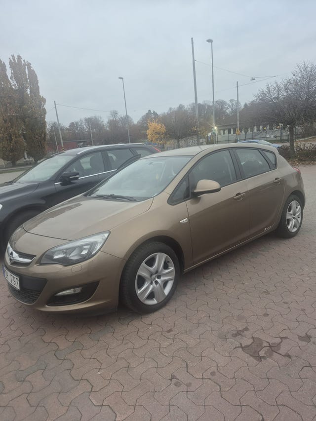 Opel Astra 2013