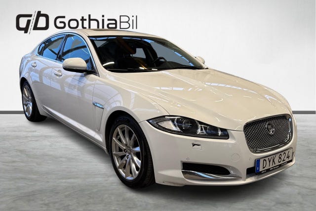 Jaguar XF 2012