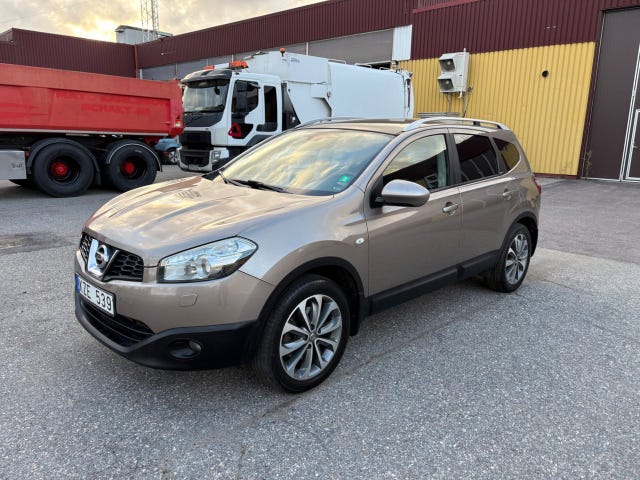 Nissan Qashqai+2 2010