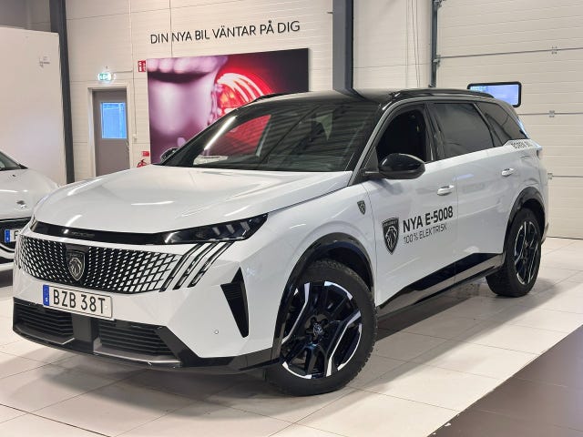 Peugeot e-5008 2024
