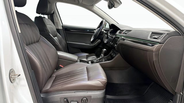 Skoda Superb 2016 – bild 3
