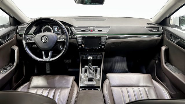 Skoda Superb 2016 – bild 4