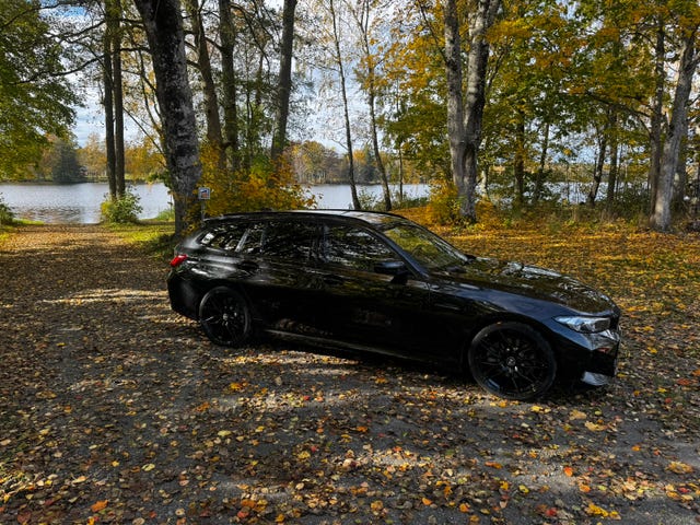 BMW 330e 2023